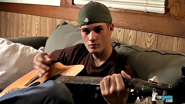 Bryce Corbin Gives a Huge Hot Cumshot