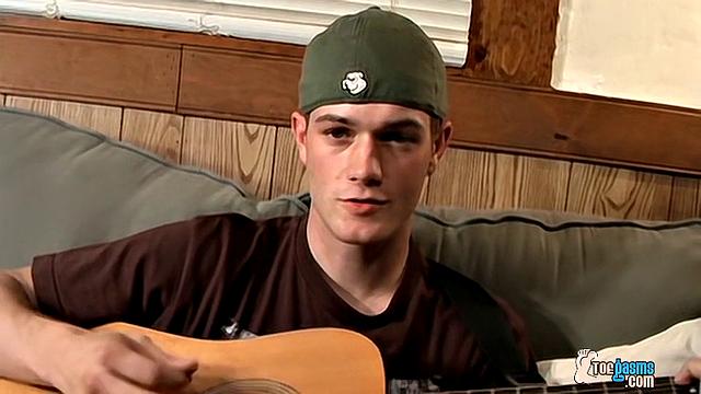 Bryce Corbin Gives a Huge Hot Cumshot
