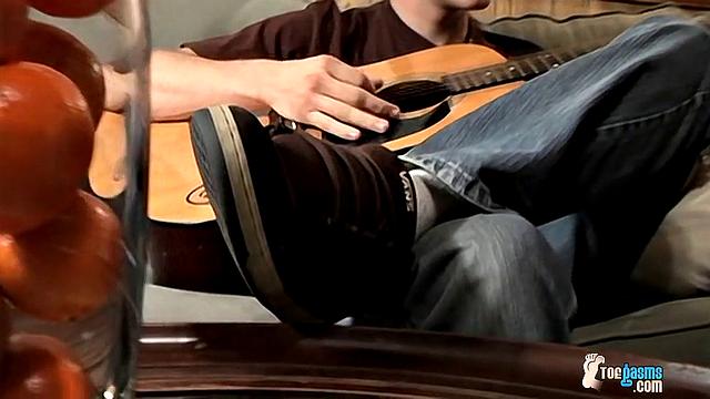 Bryce Corbin Gives a Huge Hot Cumshot