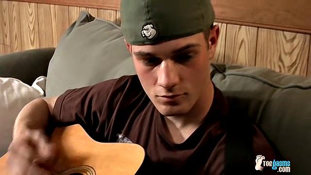 Bryce Corbin Gives a Huge Hot Cumshot