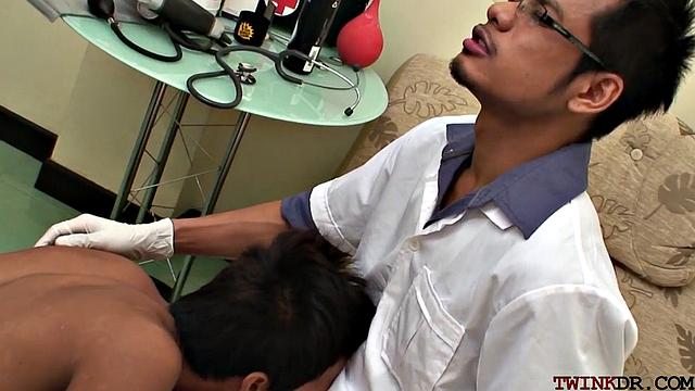 Asian doc gets cocksucked by patient