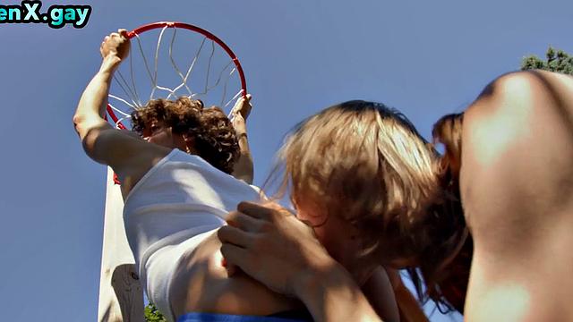 Twunk bareback by wild guy after asslicking