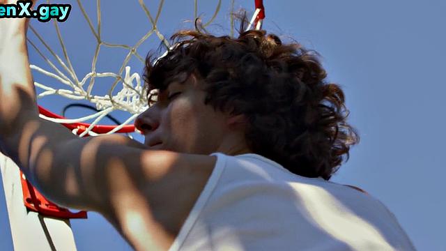 Twunk bareback by wild guy after asslicking