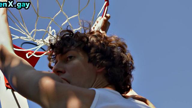 Twunk bareback by wild guy after asslicking