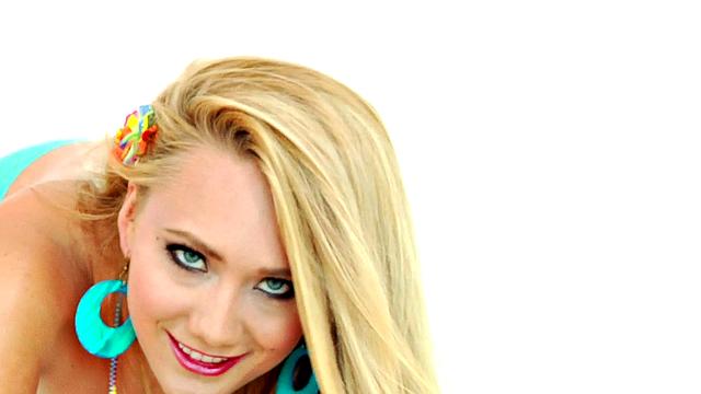 AJ Applegate's Big Ass Gets Oiled and Fucked