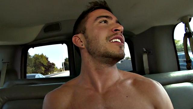 Pulled i nstud cums on gay ass in tricky pickup bus