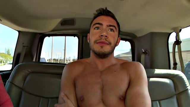 Pulled i nstud cums on gay ass in tricky pickup bus