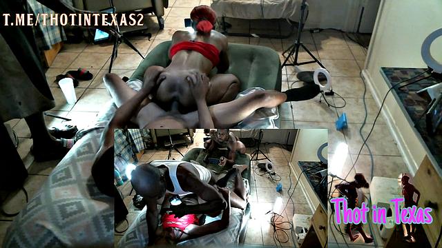 зрелая мулатка трахается с двумя парнями в позе наездницы