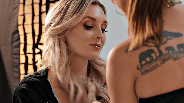 Les babe facesitting licked by tattooed GF on shooting