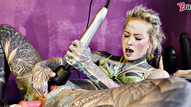 Cute Tattooed Lesbian Sex