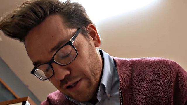 Школьницы притворяются пай-девочками, а сами трахаются с кем попало