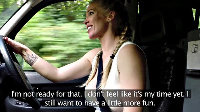 Eats pussy in taxi with a sexy fitness babe and her tattoos