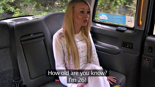 Eats pussy in taxi with a sexy fitness babe and her tattoos