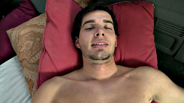 Amateur stud cums on gay dude in bus for money