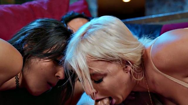 Shorty guy fucks busty MILF and babe in FFM drilling