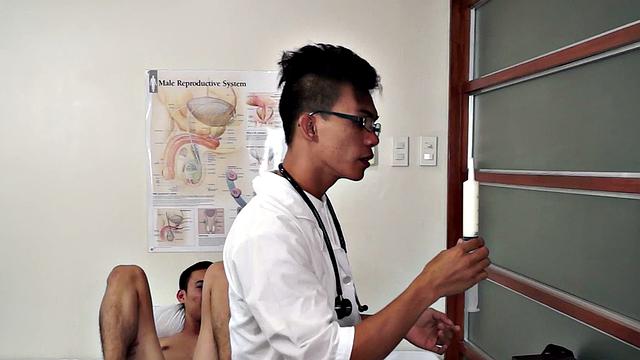 Orient twink fingered and rimmed by doctor in infirmary