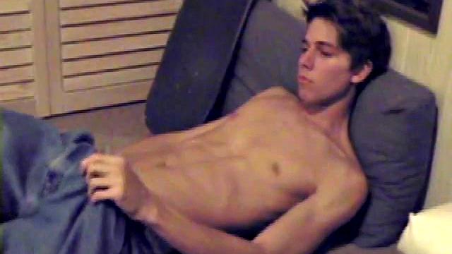 Fabulously lean and smooth Jayden works his cock inside his boxers. With the usual noisy straight porn playing in the background, Jayden gives himself a vigorous hand job.