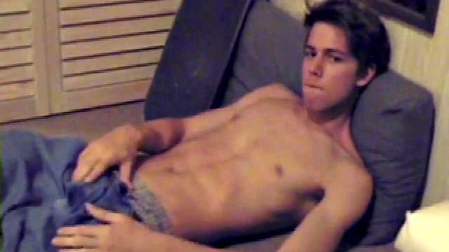 Fabulously lean and smooth Jayden works his cock inside his boxers. With the usual noisy straight porn playing in the background, Jayden gives himself a vigorous hand job.