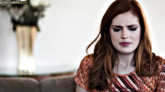 рыжая красотка трахается с парнем раком