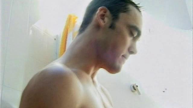 Cute Gay Bottom Gets Fucked In theS hower