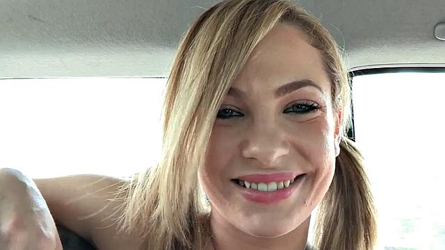 Lez beauty enjoys licking BFF pussy while fingering