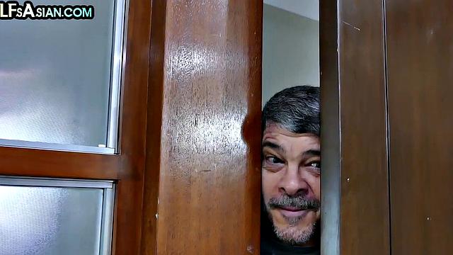 Skinny Asian twinks 3way fucked in anal with DILF