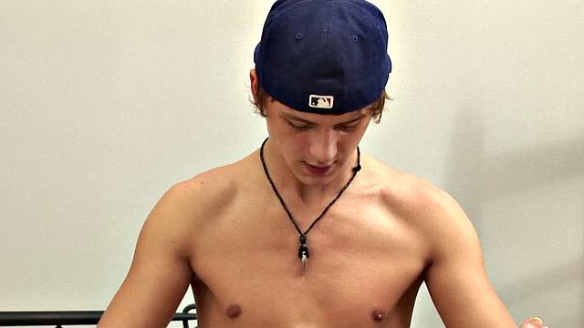 марко рид принимает большой член рики