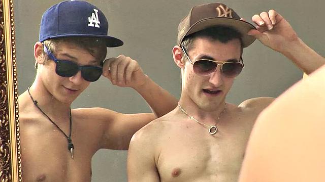 марко рид принимает большой член рики