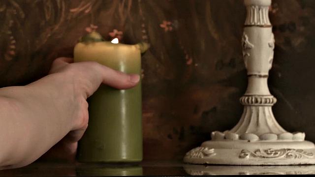 на грани оргазма в корсете и чулках, пальцы в игре