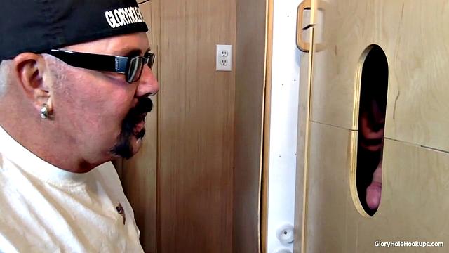 Hot Daddy Gloryhole Suck Off