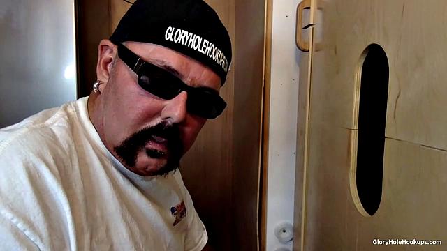 Hot Daddy Gloryhole Suck Off