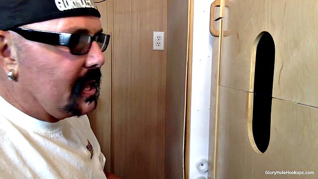 Hot Daddy Gloryhole Suck Off