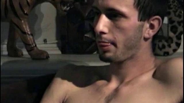 Минет и дрочка для Джейка с концовкой на камеру