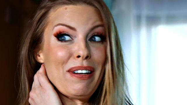 Hairymuff model banged by photographer after a blowjob