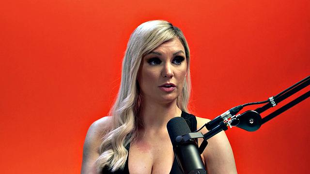 UP CLOSE - How Women Orgasm With Busty MILF Kenzie Taylor! HITACHI ORGASM! FULL SCENE