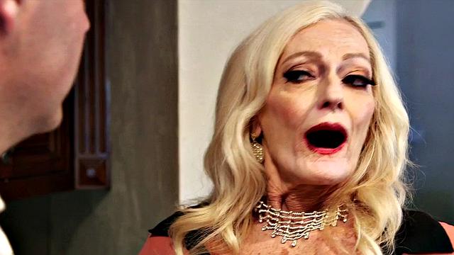 Well, This Is One Way to Sell a House