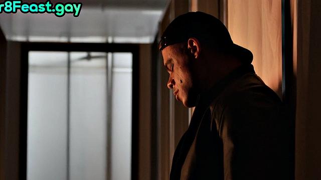 качок решил, что твинг - это тренажёр: вломился по полной