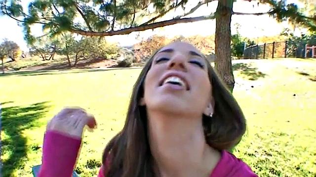 Kelly Divine loves cum on lips