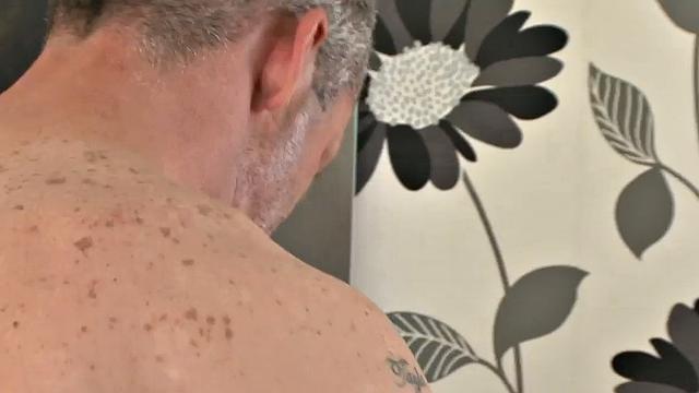 UK Brooklyn Blue Knows How to Satisfy a Man