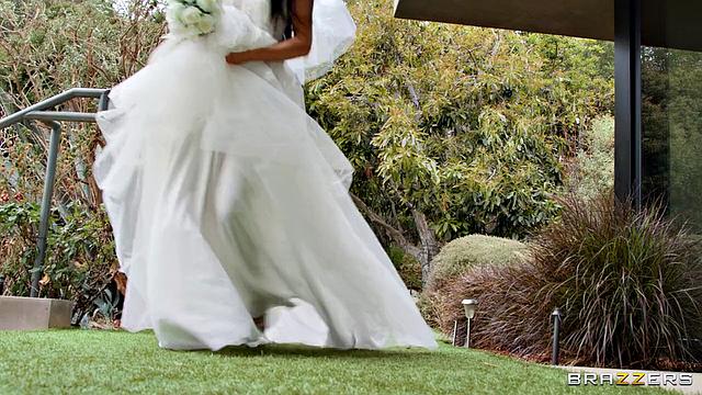 Runaway Bride Needs Fun