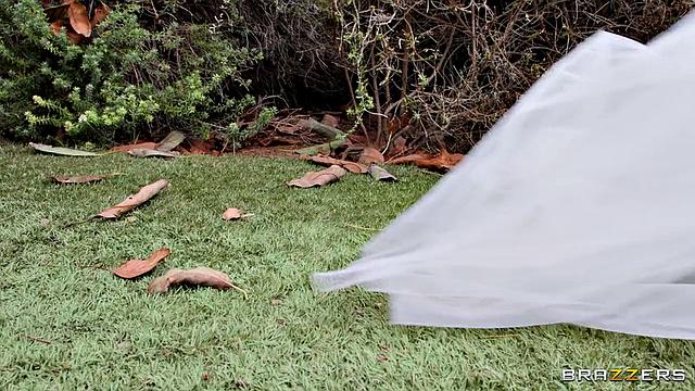 Runaway Bride Needs Fun