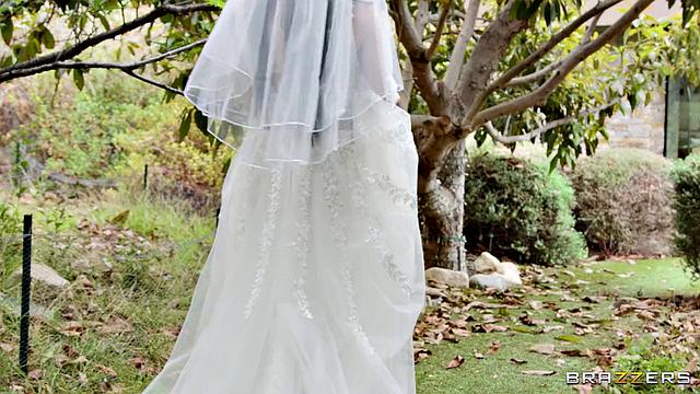 Runaway Bride Needs Fun