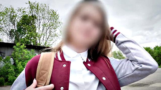 Picked up 21yo pussypounded in van