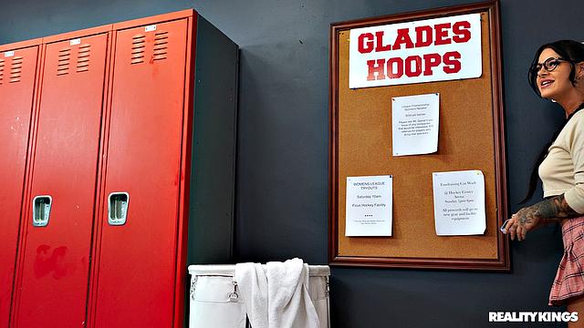 Nerdy College Girl Hooks The Football Coach