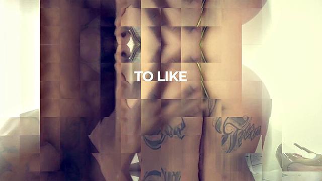 Presidential Candidate Gets Votes With The Bulls - Cherie DeVille