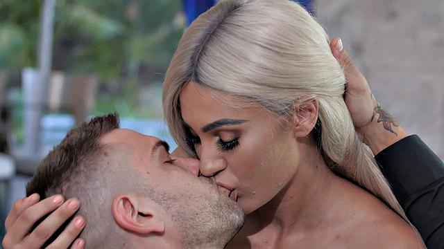 Big Ass Latina Assh Lee Loves Fucking And Bouncing On Juan Luche's Cock