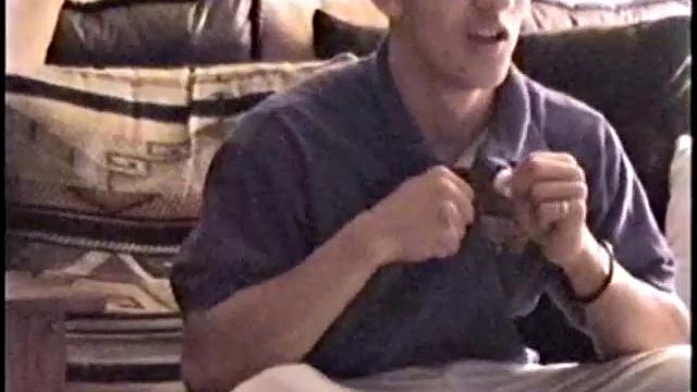 Данте с серьезным инструментом и шутник с глубоким глотком