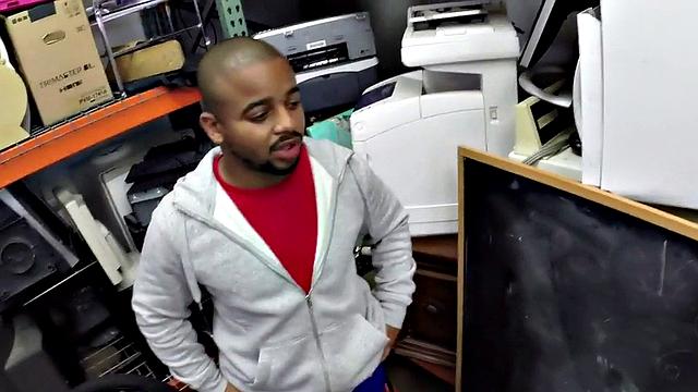 Pawn gay black stud sucks white in meeting room