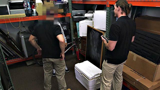 Pawn gay black stud sucks white in meeting room