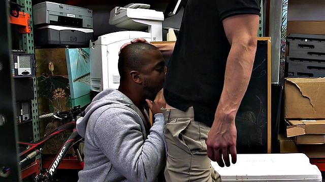 Pawn gay black stud sucks white in meeting room